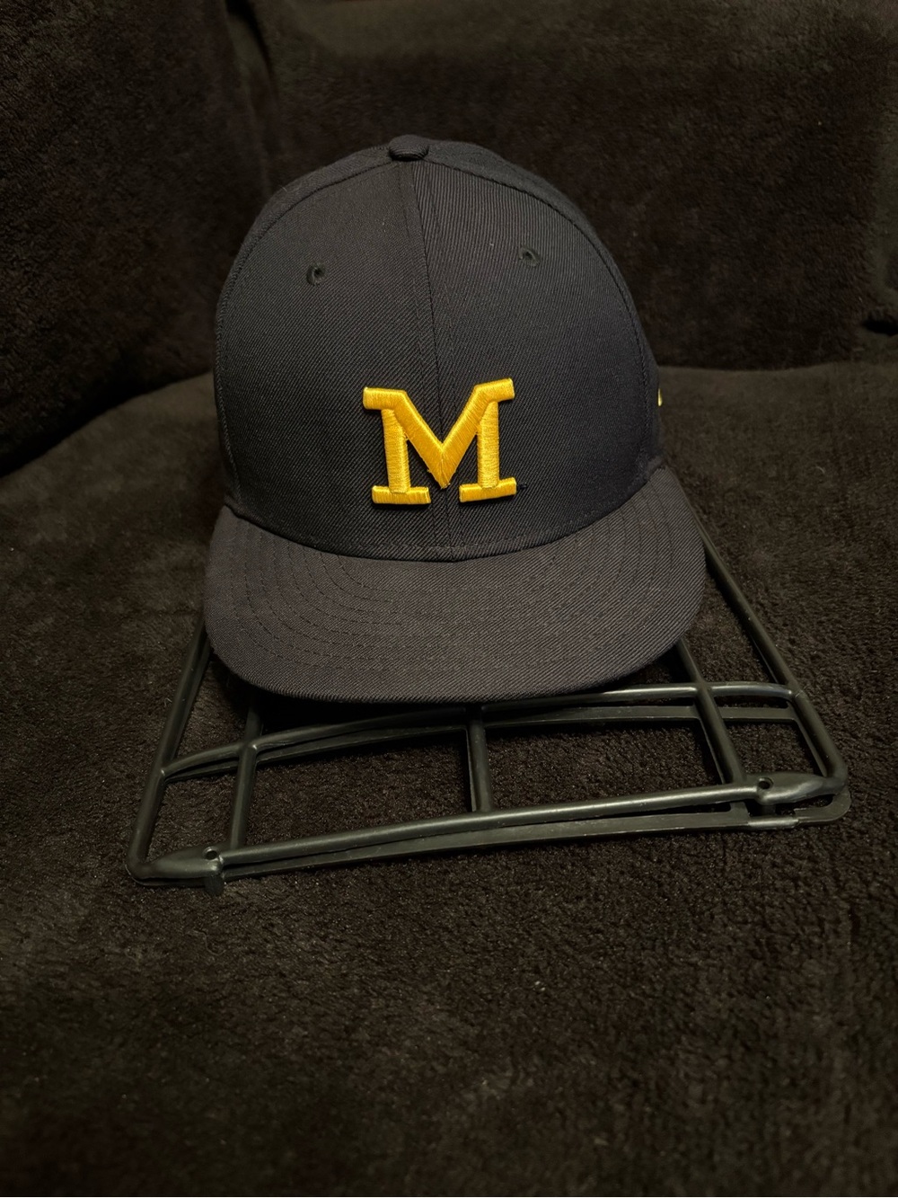 Michigan Wolverines x New Era 59 Fifty yellow M navy fitted hat  7 1/2 EUC